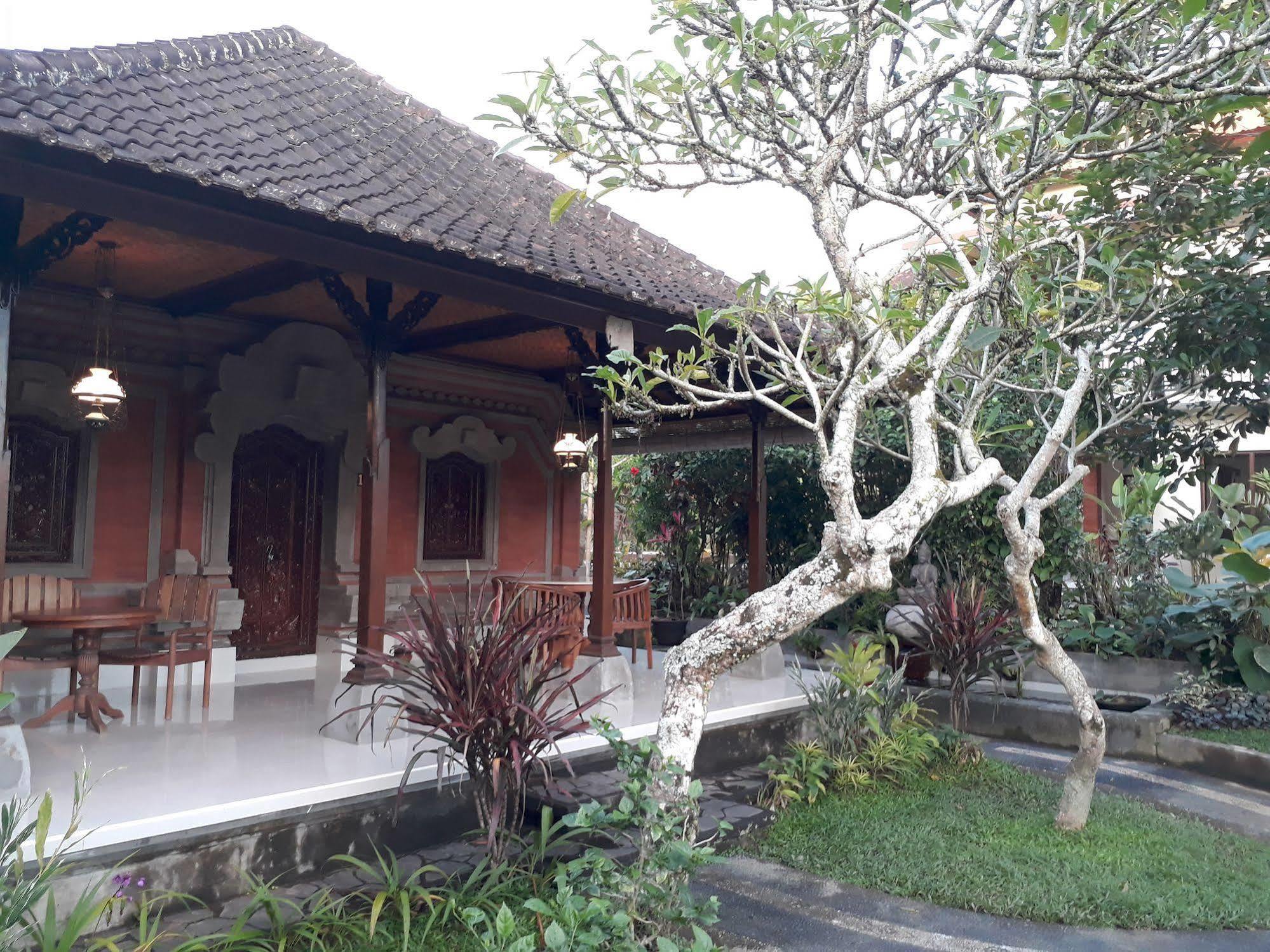 Nyoman Sandi Guest House Ubud  Ngoại thất bức ảnh
